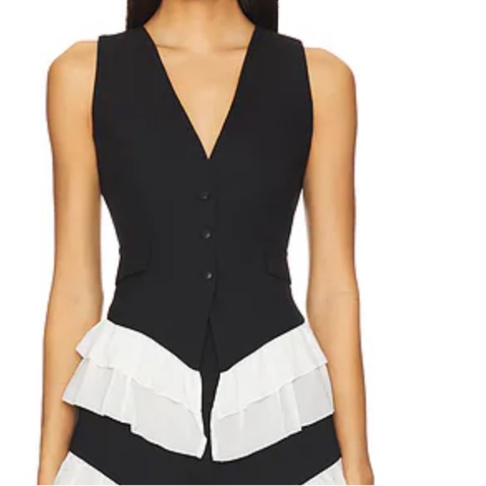 Noemi Vest
